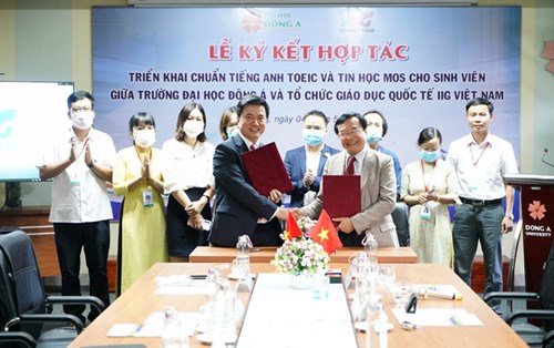 Chuẩn hóa năng lực ngoại ngữ và tin học cho SV với bài thi quốc tế TOEIC và MOS