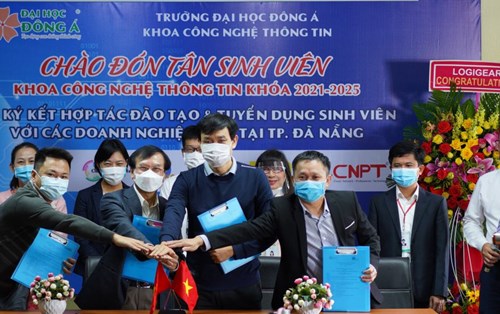 Chào đón tân sinh viên khóa 21 và  hợp tác đào tạo, chuẩn bị nguồn nhân lực công nghệ thông tin, trí tuệ nhân tạo chất lượng cao